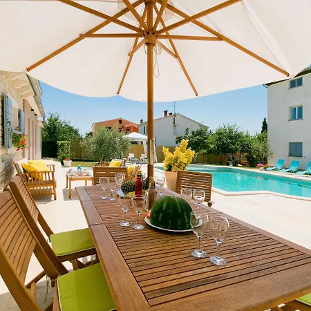 Noa Apartment