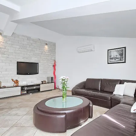 Noa Apartment