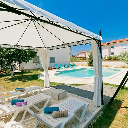 Noa Apartment