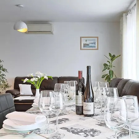 Apartment Noa Pula